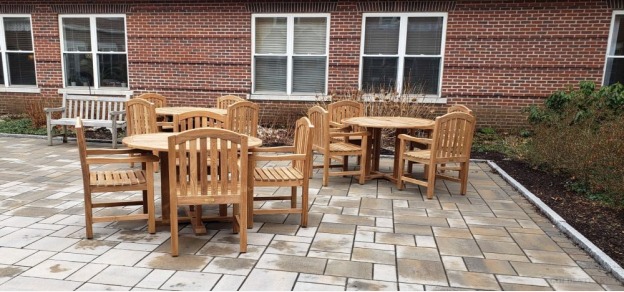 teak-outdoor-dining-furniture-elevates-your-outdoor-living-experience